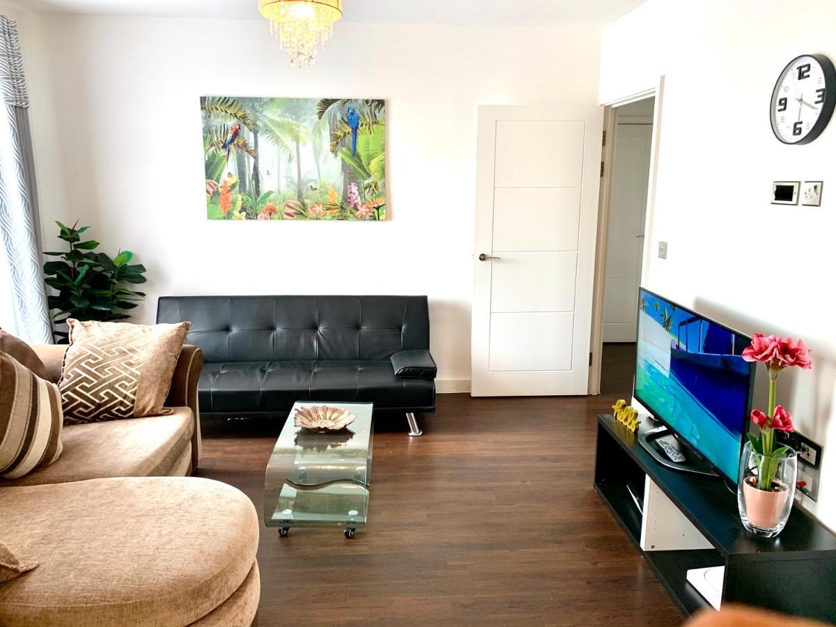 2-Bedrooms Modern Apartment Next To Velodrome, Lounge, Balcony, Parking, Abba London Eksteriør bilde
