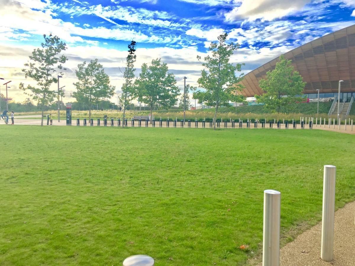 2-Bedrooms Modern Apartment Next To Velodrome, Lounge, Balcony, Parking, Abba London Eksteriør bilde