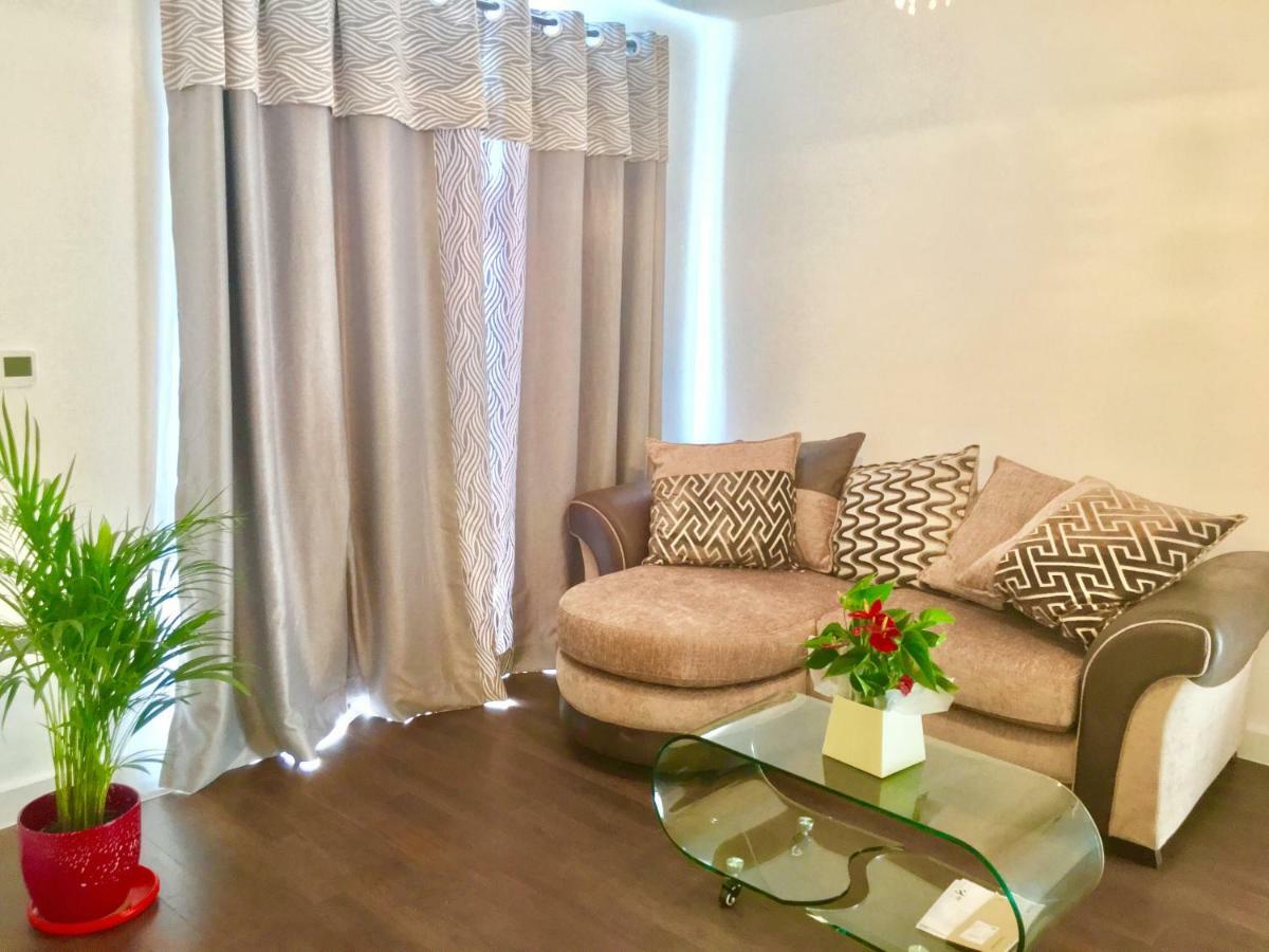 2-Bedrooms Modern Apartment Next To Velodrome, Lounge, Balcony, Parking, Abba London Eksteriør bilde