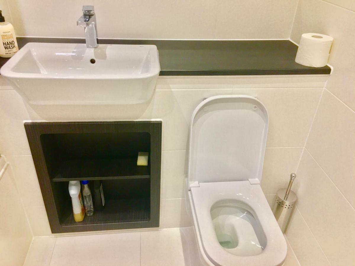 2-Bedrooms Modern Apartment Next To Velodrome, Lounge, Balcony, Parking, Abba London Eksteriør bilde