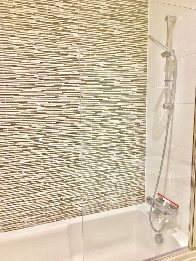 2-Bedrooms Modern Apartment Next To Velodrome, Lounge, Balcony, Parking, Abba London Eksteriør bilde