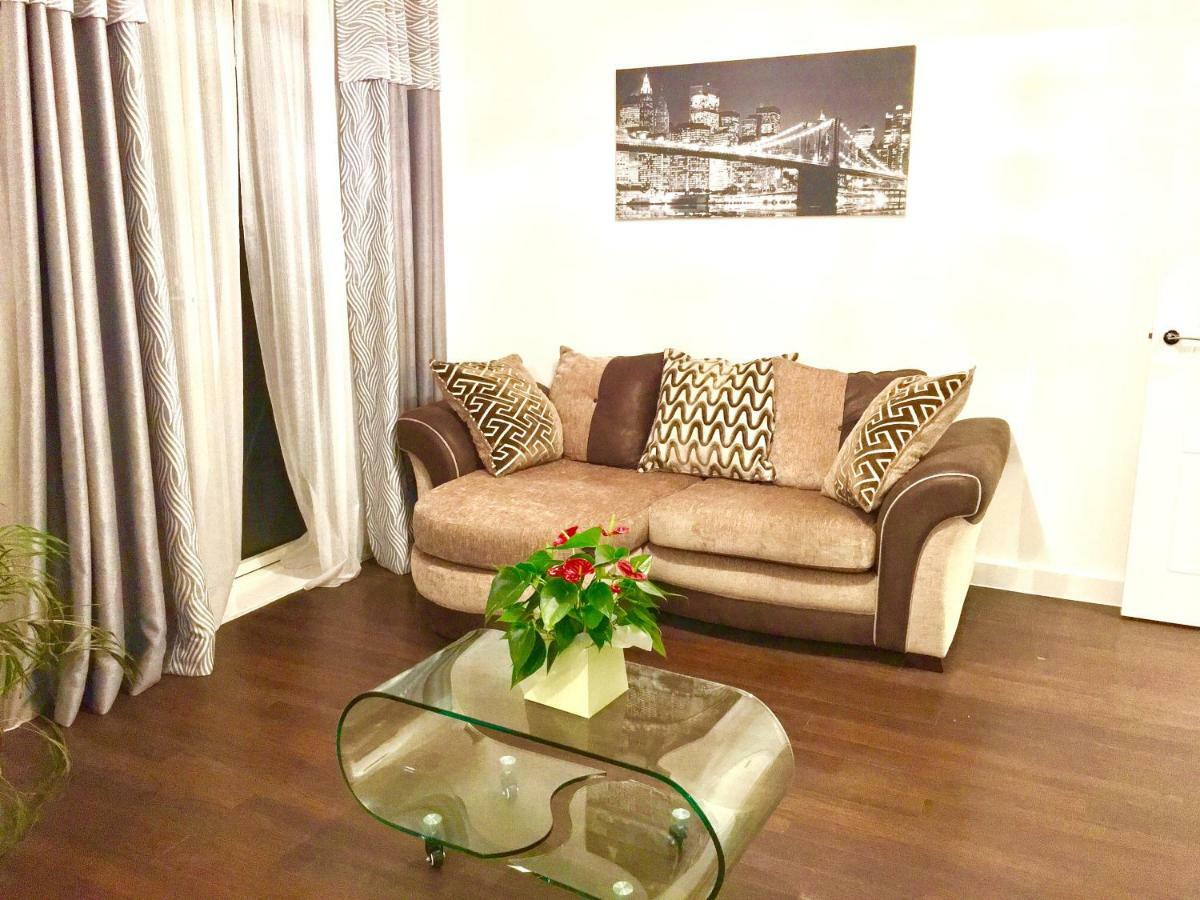 2-Bedrooms Modern Apartment Next To Velodrome, Lounge, Balcony, Parking, Abba London Eksteriør bilde