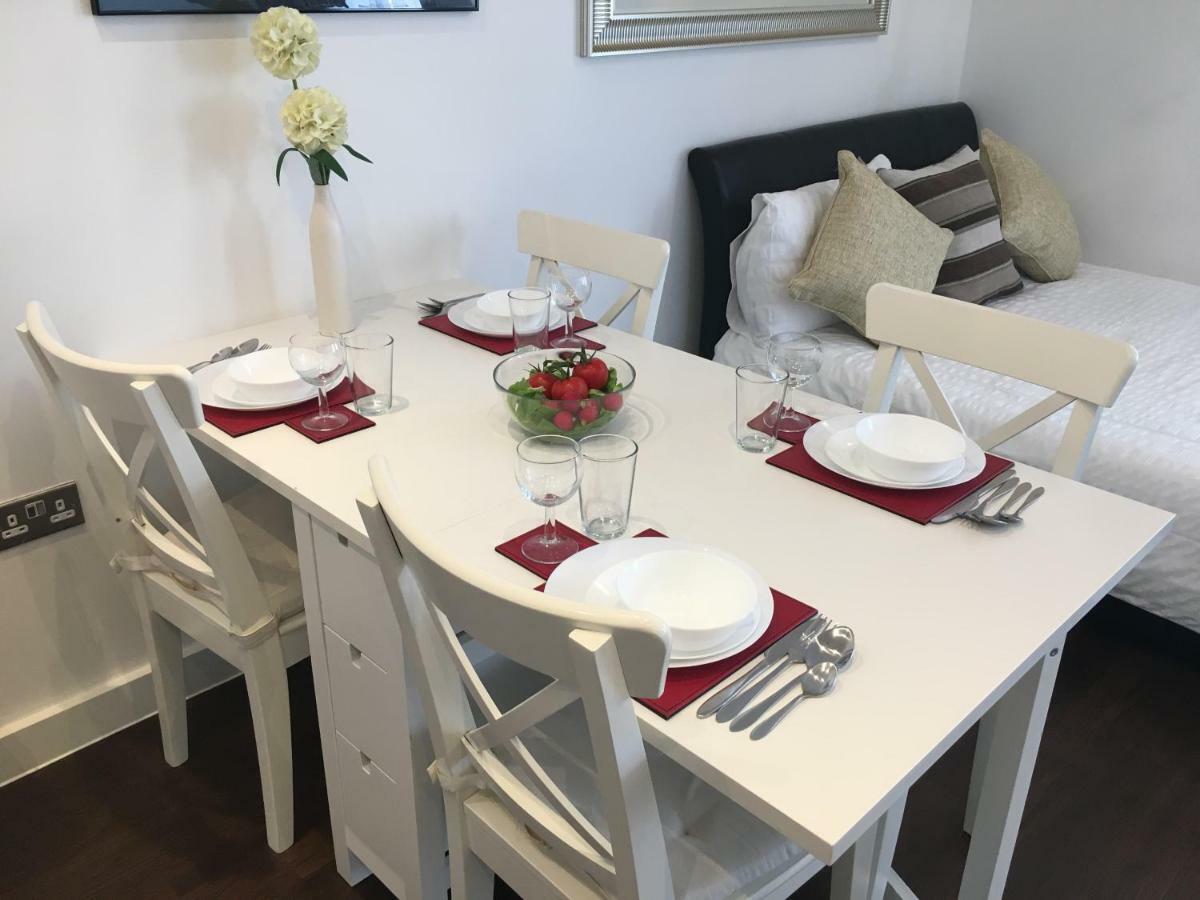 2-Bedrooms Modern Apartment Next To Velodrome, Lounge, Balcony, Parking, Abba London Eksteriør bilde