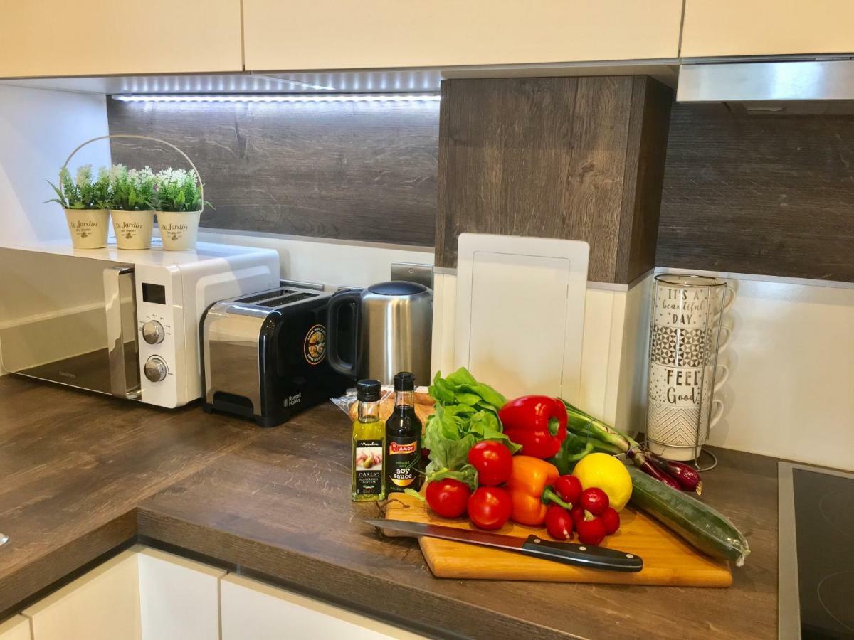 2-Bedrooms Modern Apartment Next To Velodrome, Lounge, Balcony, Parking, Abba London Eksteriør bilde